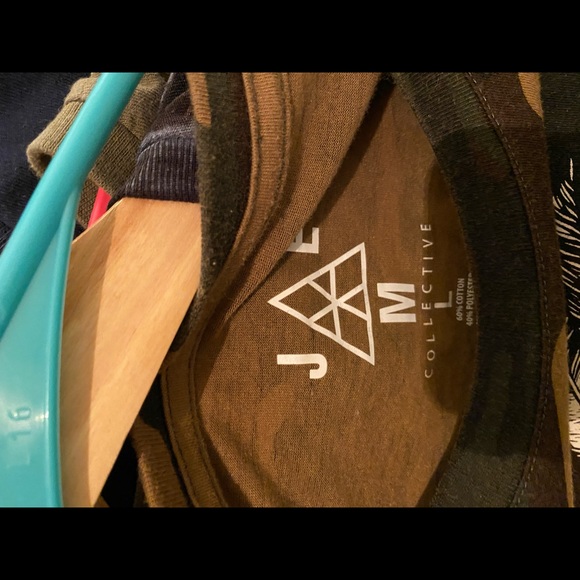 Shirt - Picture 3 of 3